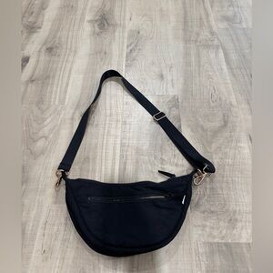 Aria black crescent bag with an outside pocket!
